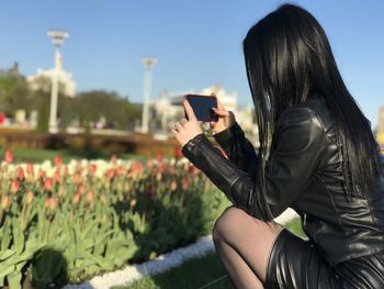 Getting photo in moscow. spring, flowers and pretty girl