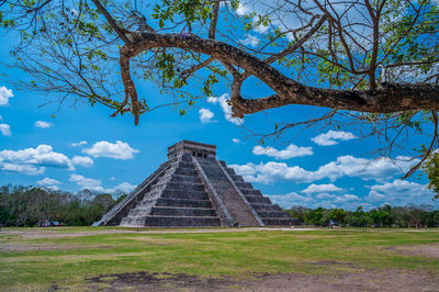 Temple also called el castillo, symbol of chichen itzà, an unesco world heritage site in mexico. 