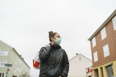 Woman wearing face mask