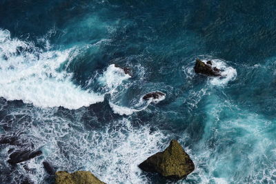 Sea waves from uluwatu cliff