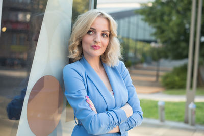 Portrait of a smiling young woman