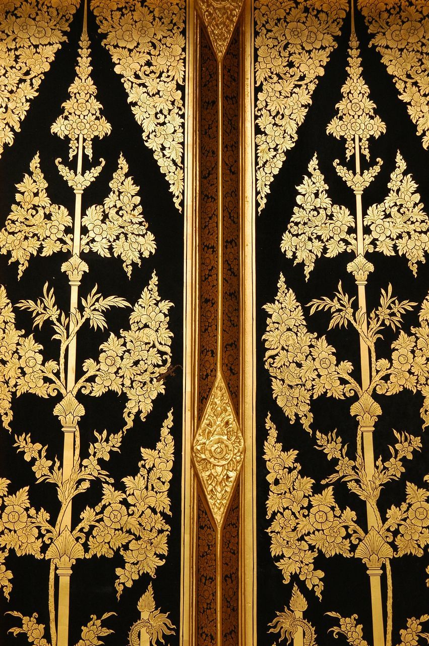 FULL FRAME SHOT OF ORNATE DOOR WITH CEILING