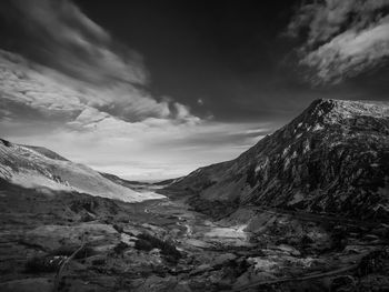 Scenic view of snowdonia national park against sky