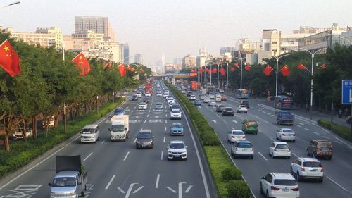 Traffic on road in city