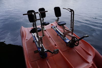 3-passenger water bike