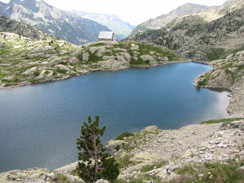 Lake in the middle of pirineos aragones