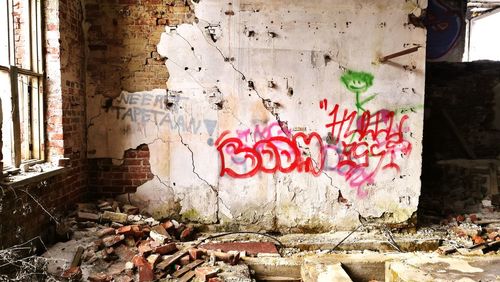 Graffiti on abandoned wall