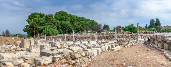 Panoramic view of old ruins against sky
