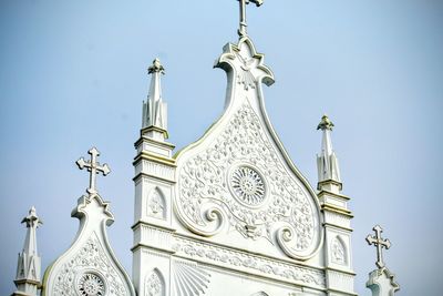 Low angle view of statue against clear sky