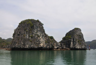 One day boat trip in cat ba island vietnam.