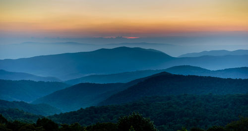 Blue dusk at the blue ridge mountains at shenandoah national park, along skyline drive.