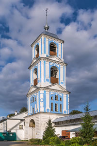 Bell towerl in nikitsky monastery near pereslavl-zalessky, russia