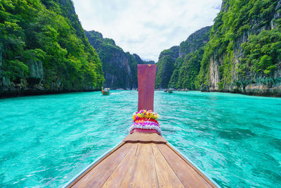 Scenic view of sea against mountain