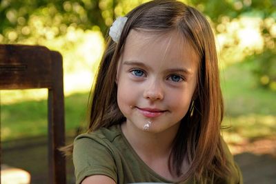 Portrait of cute girl smiling