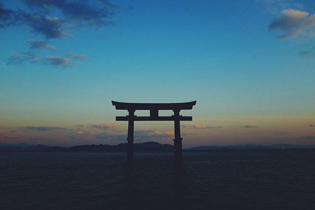 sea, tranquility, tranquil scene, water, scenics, sky, horizon over water, sunset, beauty in nature, nature, built structure, idyllic, gazebo, architecture, cloud - sky, no people, outdoors, silhouette, dusk, beach