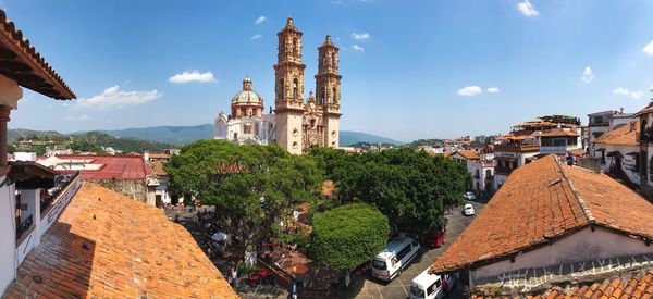 View of taxco, mexico with catedral santa prisco