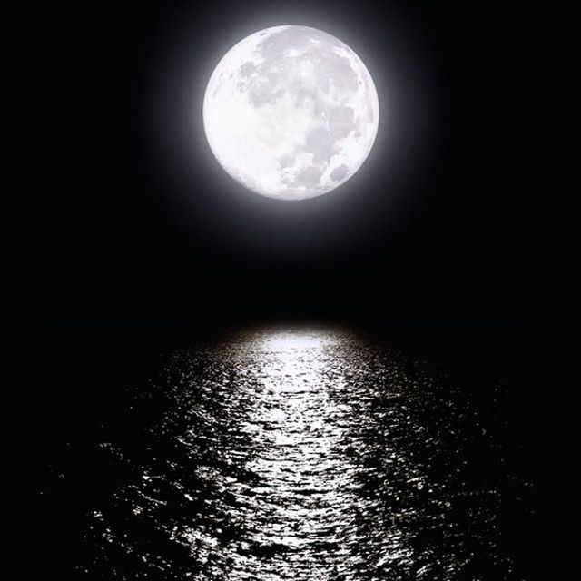 night, moon, water, waterfront, astronomy, tranquility, scenics, beauty in nature, tranquil scene, reflection, nature, full moon, sky, circle, dark, idyllic, planetary moon, no people, outdoors, low angle view