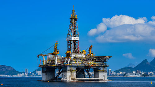 Offshore exploration platform for the oil industry in guanabara bay, rio de janeiro, brazil