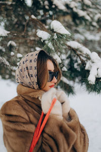 Young woman wearing sunglasses