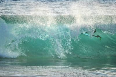 Waves splashing in sea