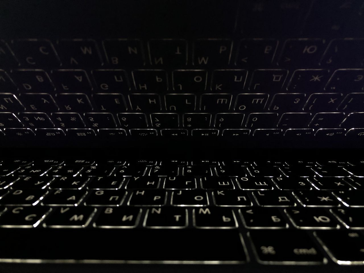 FULL FRAME SHOT OF KEYBOARD