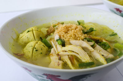 Close-up of noodles in bowl on table