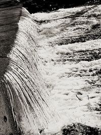 Waves splashing on rocks