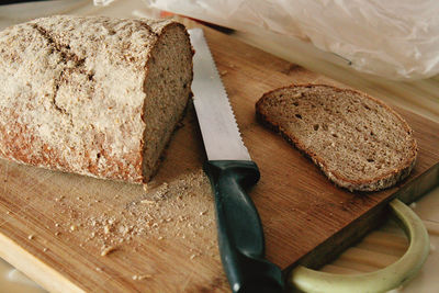 Close-up of bread on cutting board