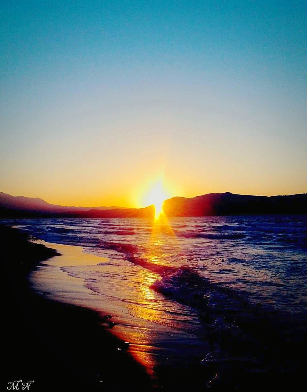 sunset, water, sun, sea, tranquil scene, scenics, clear sky, beauty in nature, tranquility, reflection, beach, copy space, orange color, idyllic, horizon over water, nature, sunlight, shore, silhouette, sky