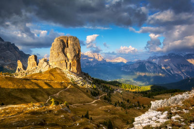 Sunset over 5 torri in cortina d'ampezzo, dolomites, veneto, italy