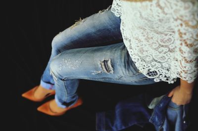 Midsection of woman