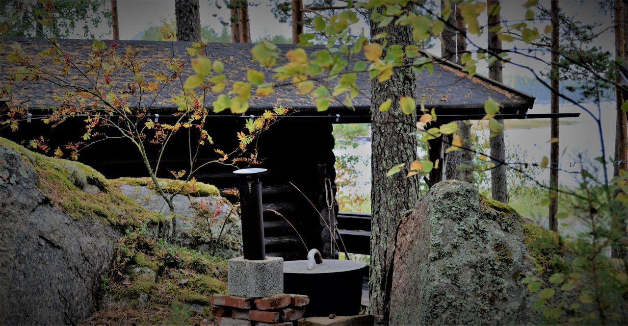 ABANDONED RUSTY METAL