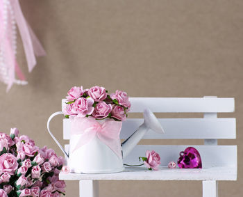 Close-up of pink flowers in vase on table