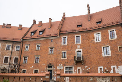 Royal wawel royal castle in krakow in rainy early spring weather in poland. historic castle in the