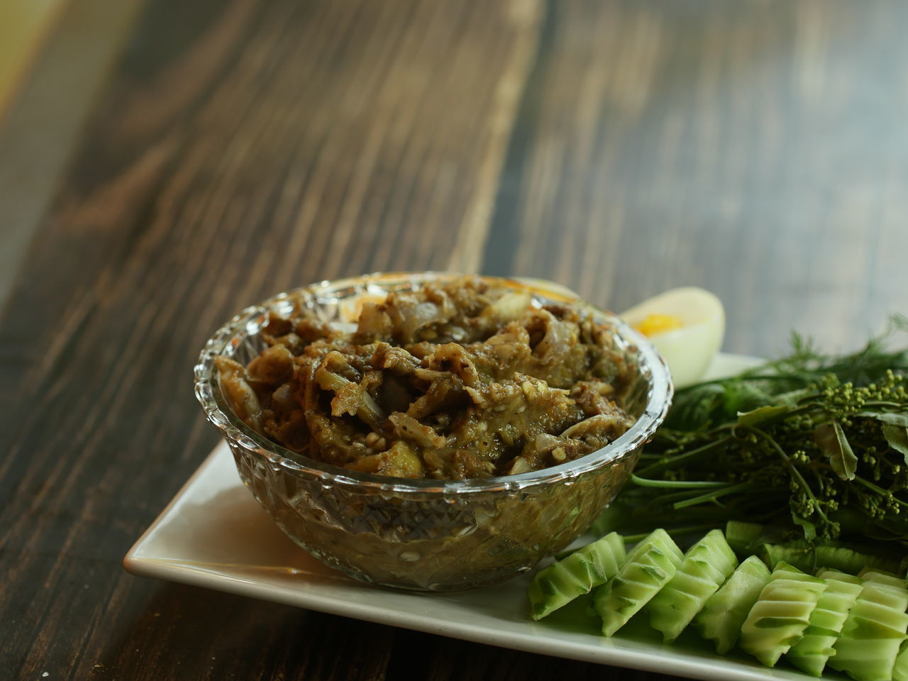 CLOSE-UP OF PASTA IN BOWL