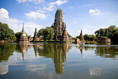 Wat rat burana at ayutthaya historical park thailand during flood