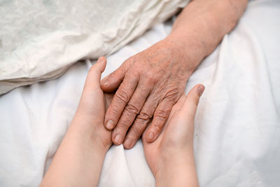 Cropped hand of woman