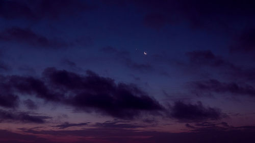 Low angle view of cloudy sky