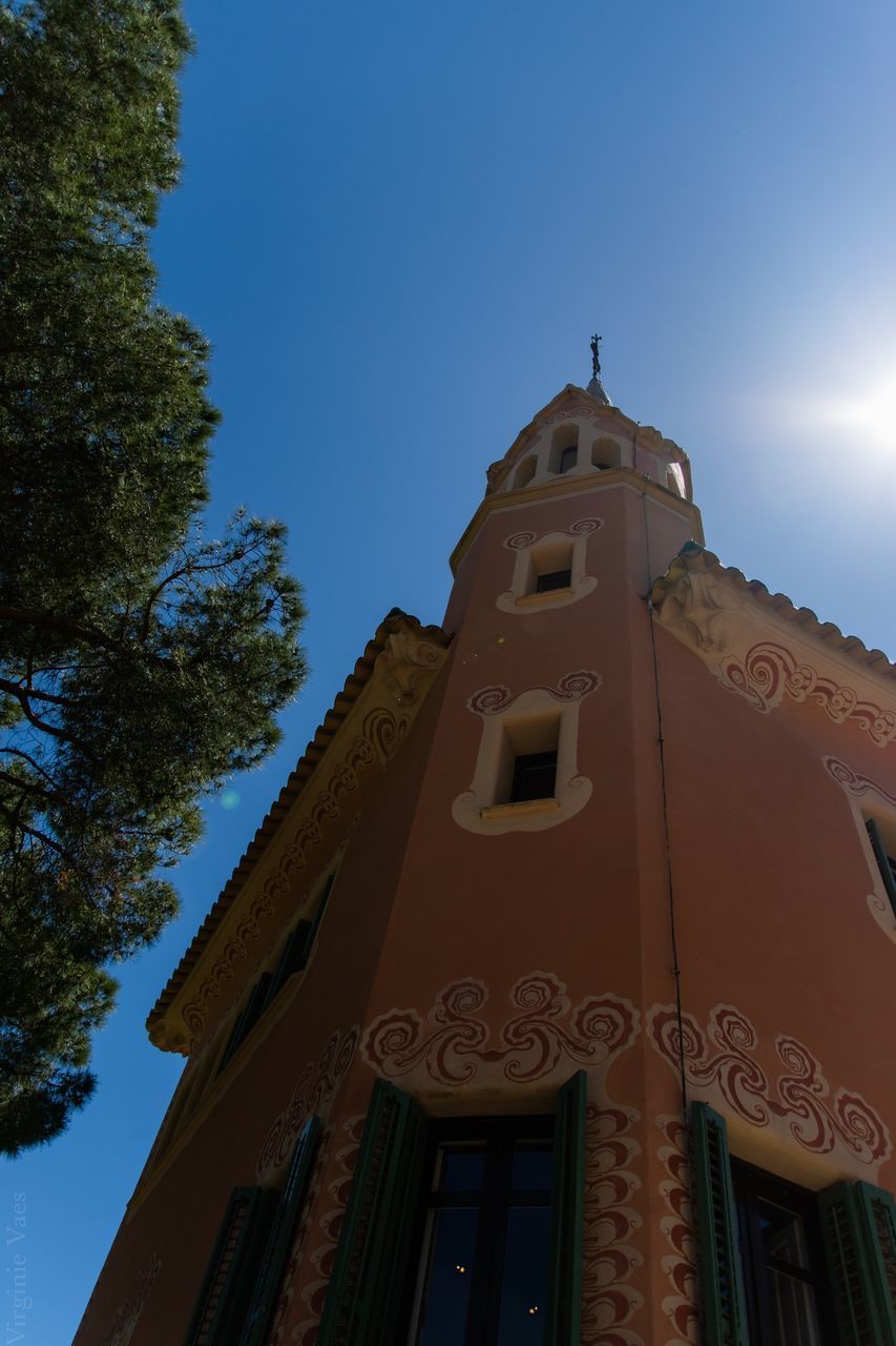 LOW ANGLE VIEW OF A BUILDING AGAINST SKY