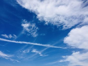 Low angle view of vapor trail in sky