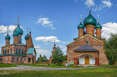 View of temple building against sky