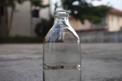 The appearance of an empty glass bottle.