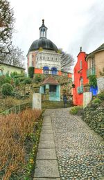 Walkway leading to footpath