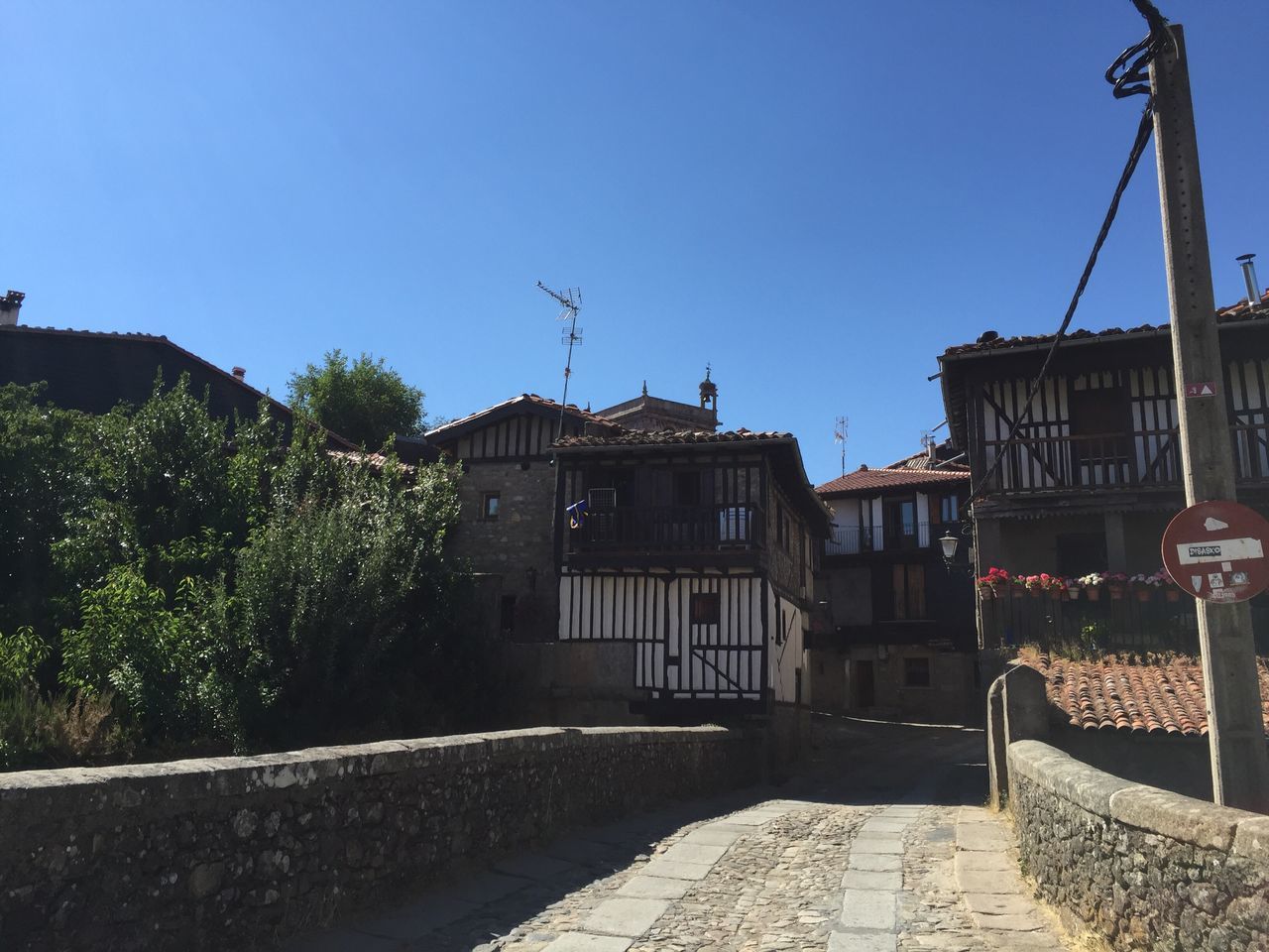 architecture, built structure, building exterior, house, no people, outdoors, town, clear sky, day, sky, nature