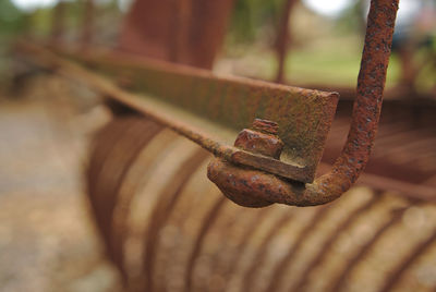 Close-up of rusty metal chain