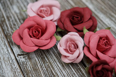 Close-up of rose bouquet on table