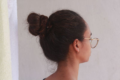 Brunette woman from the back showing her hair