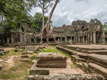 Ruins of temple against sky