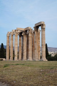 Ruins of historical building against sky