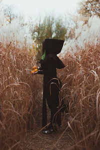 Lady in black apparel scenic photography